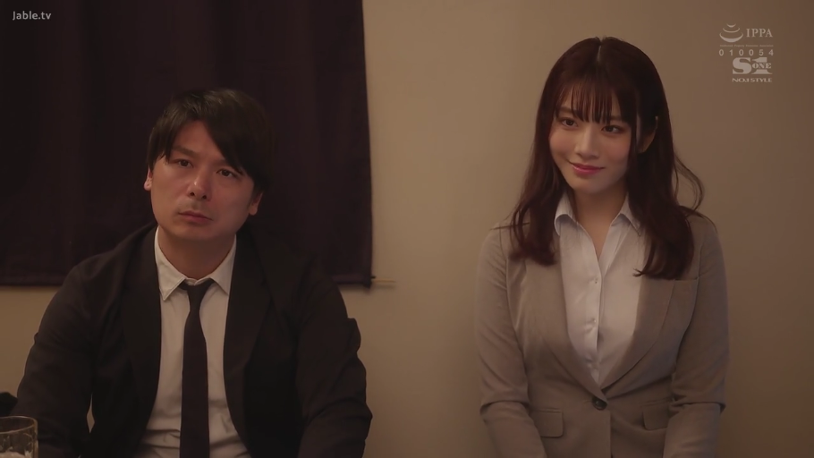 坐姿 · 和室 · 全景 · 自然 · 职场 · 餐具 · 正装 · 聚餐