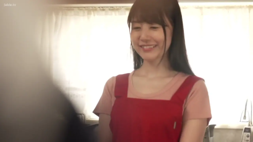 站立 · 微笑 · 半身 · 厨房 · 围裙 · 开朗 · 明亮