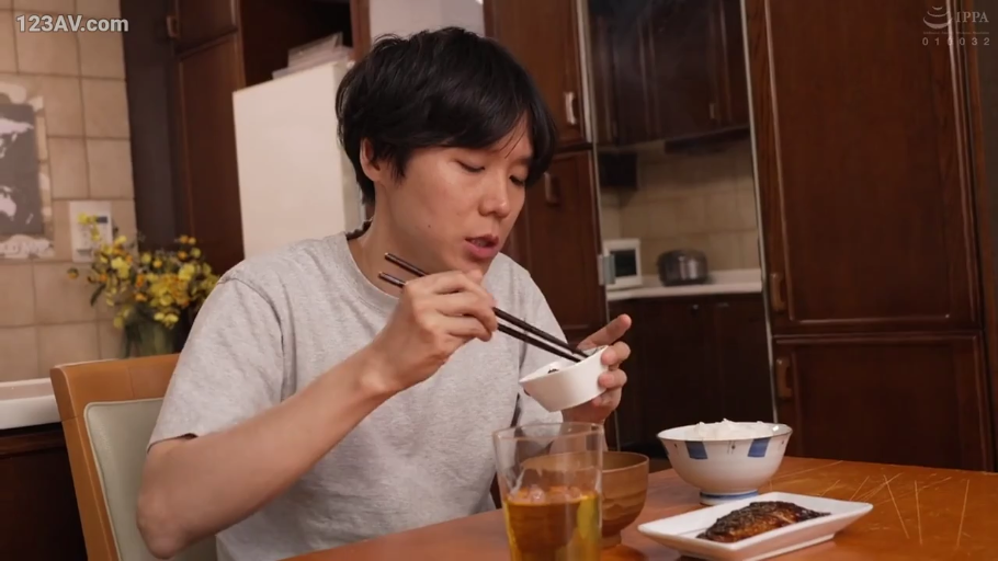 内裤 · 仰卧开腿 · 迷茫 · 群像 · 舔舐 · 室内地垫 · 多人场景 · 地垫