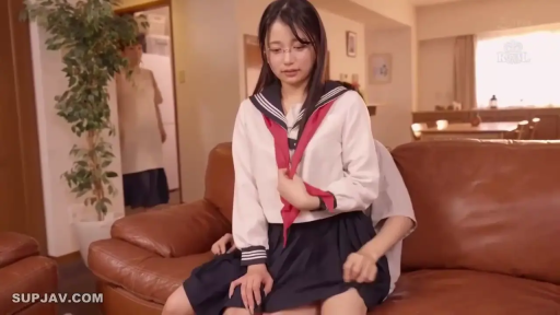 坐姿 · 眼镜 · 羞涩 · 中景 · 沙发 · 客厅 · 水手服 · 被从后抱住