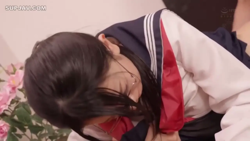 室内 · 俯身 · 眼镜 · 口交 · 羞涩 · 水手服 · 长发 · 头部特写