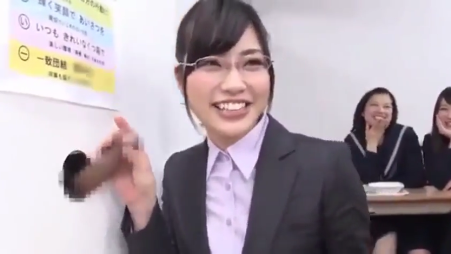 Indoor · Standing Posture · Business attire · 近景