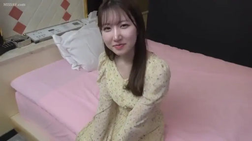 投入 · 全裸 · 卧室 · 性行为 · 枕头 · 昏暗环境 · 面对面跨坐