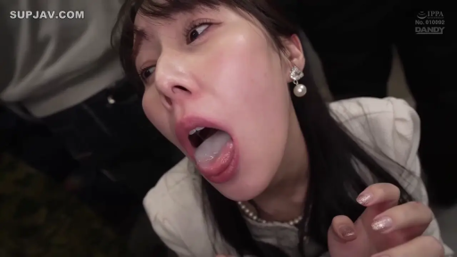 室内 · 脸部特写 · OL装 · 张口 · 颜射 · 精液 · 空洞 · 珍珠项链