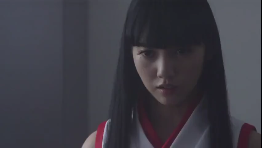 室内 · 頭を下げる · 头部特写 · 巫女服