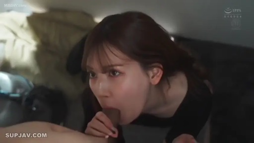 室内 · 俯身 · 专注 · 口交 · 面部特写 · 日本AV · 黑色长袖