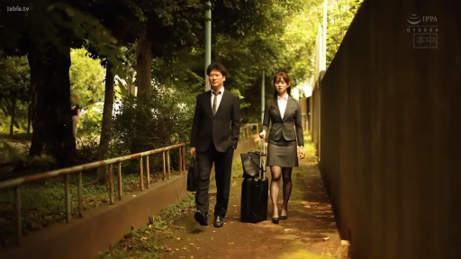 Whole body · Business attire · Outdoor