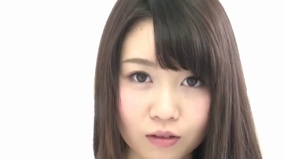 Indoor · Face · Gaze · 白底 · 正面 · 不详 · 木讷