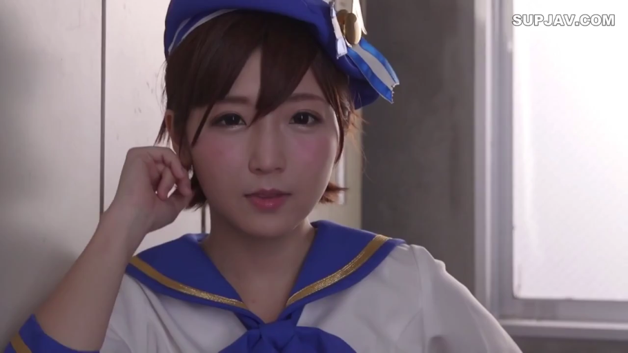 室內 · 面部特寫 · 水手服