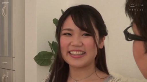 室内 · 脸部特写 · 谈话 · 笑容 · 休闲服 · 正面 · 亚洲女性