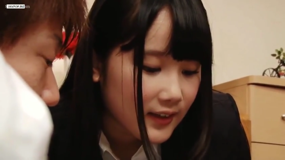 室内 · 身をかがめる · 顔部のクローズアップ · 口交 · 制服 · 口を開け · 柜子 · 黑发