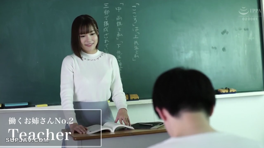 教室 · 中景 · 授课 · 讲义 · 温柔微笑 · 姐系 · 浅色包臀裙 · 扶案站立