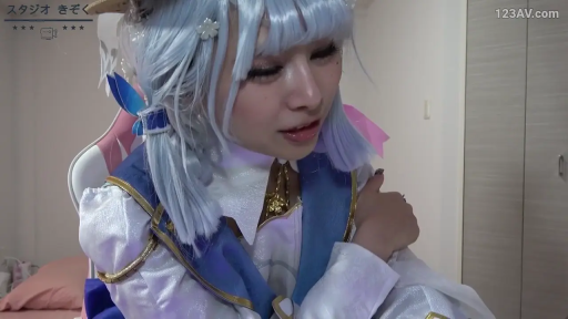 室内 · 座り姿勢 · 面部 · 平静 · 录制 · Cosplay服 · 电竞椅 · 非裸露