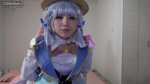 寝室 · 站立 · 自然 · 上半身特写 · 看向镜头 · コスプレ衣装 · 草帽 · 动漫风格