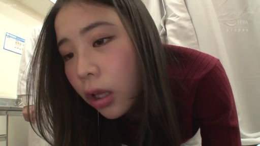 俯身 · 长发 · 毛衣 · 头部 · 诊室 · 流口水 · 迷茫