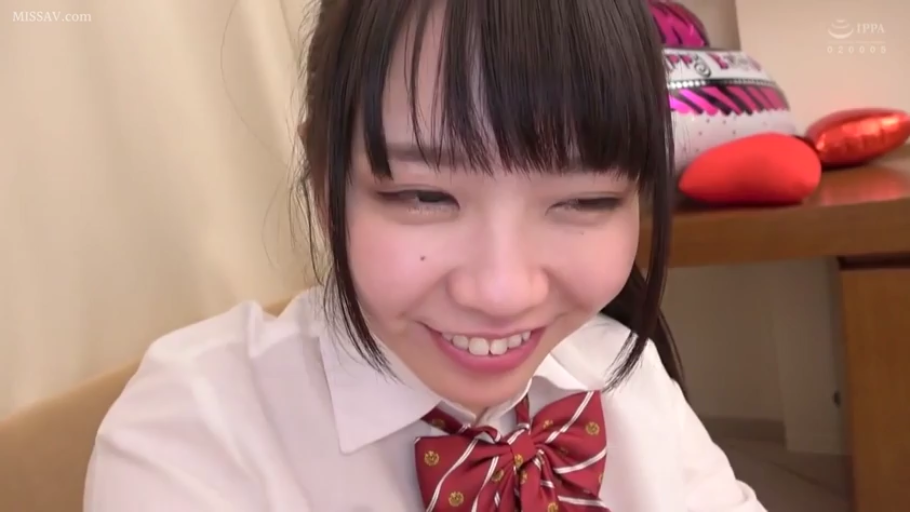 室内 · 脸部特写 · 学生制服