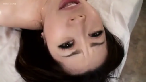专注 · 性行为 · 客厅 · 格纹裙 · 背包 · 跪跨