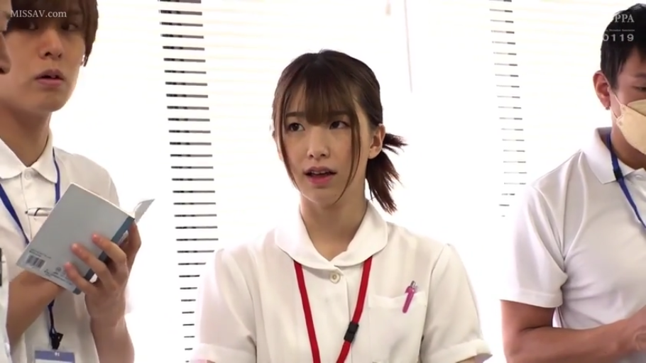 性交 · 全裸 · 迷离 · 躯干 · 仰卧 · 红沙发 · 红色垫子 · 大量润滑油