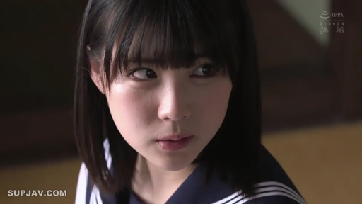 室内 · 脸部特写 · 水手服 · 忧虑 · 侧头 · 无道具 · 无行为 · 黑发