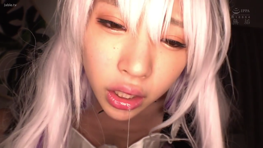 身をかがめる · 顔 · 寝室 · 陶醉 · 紫色假发 · 白髪 · 黑色女仆装 · 滴垂唾液