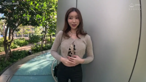 卧室 · 躯干 · 闭眼 · 仰卧 · 内裤 · 床单 · 躺卧 · 丰满