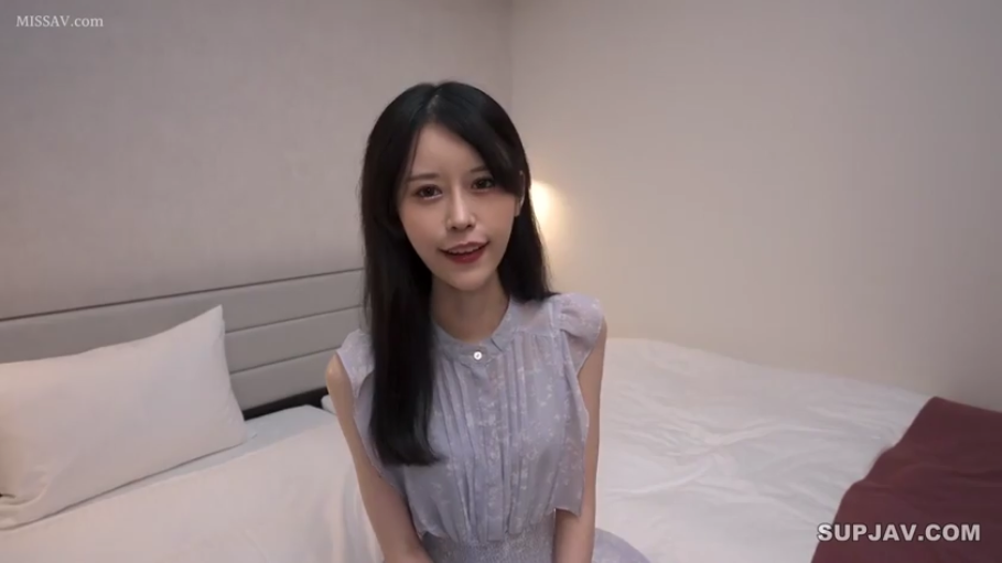 骑乘位 · 性交 · 全裸 · 卧室 · 迷离 · 枕头 · 身体 · 激烈