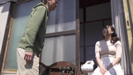 坐姿 · 交谈 · 中景 · 平静 · 剧情 · 紧身衣 · 庭院 · 机器