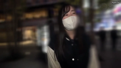 面部 · 全裸 · 笑容 · 室内卧室 · 背景有人 · 亲密拥抱 · 爱抚调情