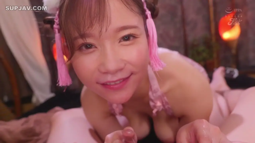 脸部特写 · 卧室 · 俯卧 · 粉色内衣