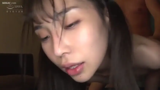 脸部特写 · 全裸 · 卧室 · 陶醉 · 趴卧 · 床单 · 汗水 · 性交中