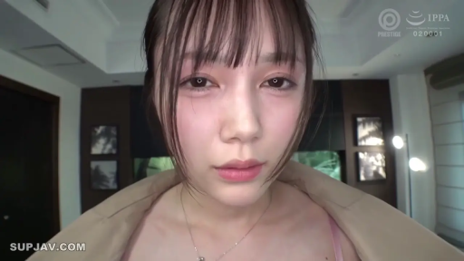 室内 · 憂鬱 · 顔部のクローズアップ · 注視 · 正面 · スーツジャケット