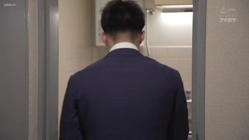 室内 · 站立 · 西装 · 背影