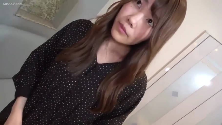 卧室 · 连裤袜 · 臀部 · 床 · 跪姿 · 被抚摸 · 男性的手