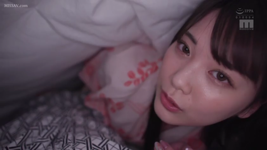 脸部特写 · 卧室 · 迷离 · 第一人称视角 · 对视 · 被褥 · 侧卧 · 浴衣