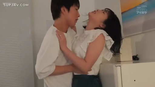 Indoor · Stand · Medium shot · 成人内容 · Intimate Contact · 日常装 · 动情 · 冰箱