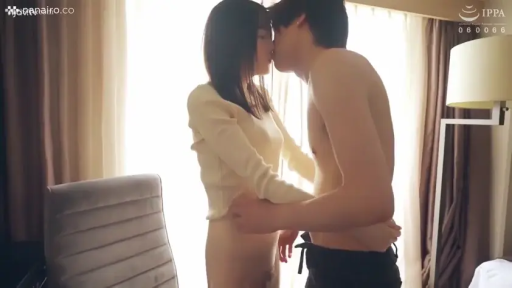 露乳 · 享受 · 白色背心 · 纸巾盒 · 仰卧抬腿 · 绿色沙发 · 身体中景 · 私处抚摸