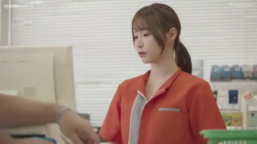 站立 · 平静 · 半身 · 便利店 · 便利店制服 · 马尾 · 收银机 · 收银