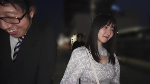 单肩包 · 站立 · 半身 · 西装 · 笑容 · 搭讪 · 素人系列 · 夜间户外