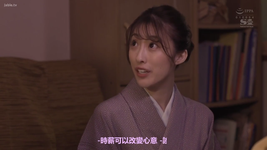 就坐 · 远景 · 神职服装 · 多人场景 · 教堂 · 庄重 · 十字架 · 仪式