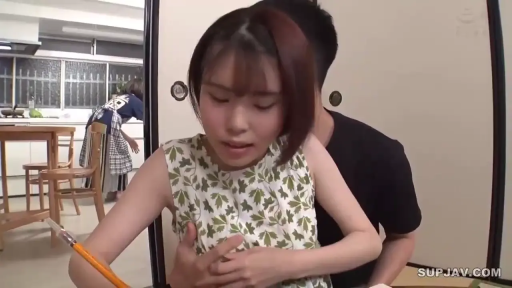 室内 · 坐姿 · 陶醉 · 半身 · 椅子 · 调情 · 摸胸 · 无袖碎花裙