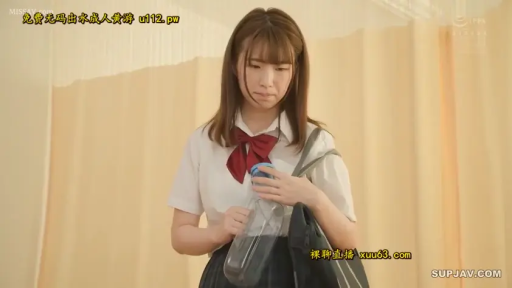 站立 · 羞涩 · 半身 · 更衣室 · JK制服 · 长发 · 水瓶 · 持物