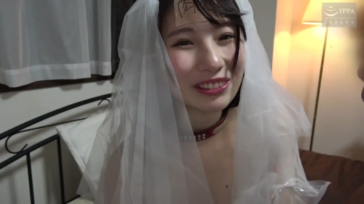 坐姿 · 脸部 · 卧室 · 微笑 · 互动 · 按摩棒 · 婚纱 · 皇冠