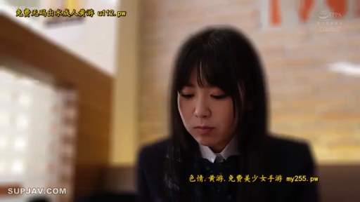 室内 · 仰卧开腿 · 裆部特写 · 暴露私处 · 灰色印花T恤 · 诱惑视角