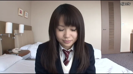 室内 · 站立 · 剧情 · 毛衣 · 侧脸 · 胁迫 · 紧张