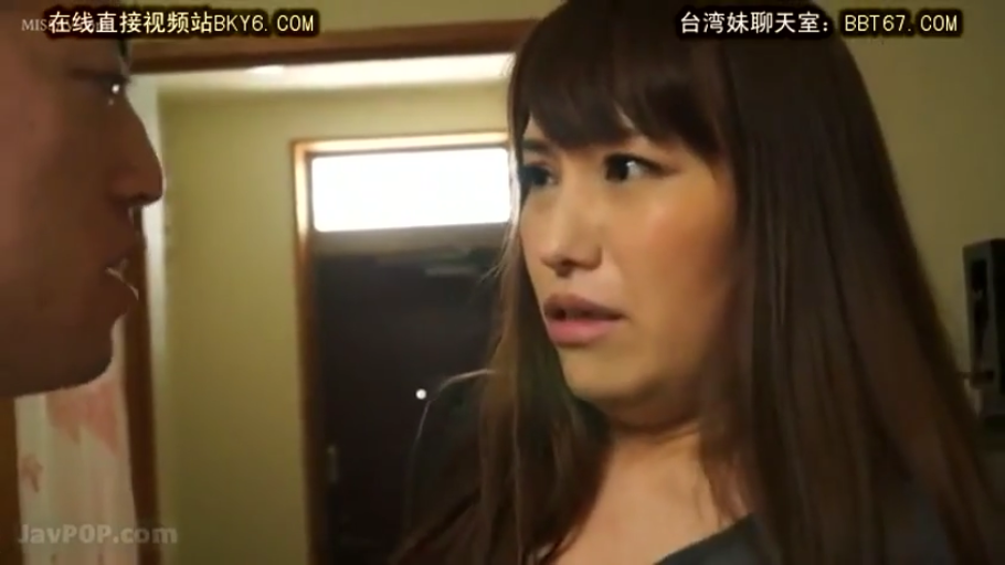 性行为 · 后入式 · 成人内容 · 影棚 · 全身特写 · 手套 · 角色扮演服
