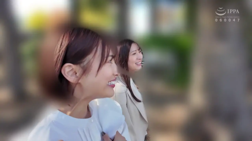 室内 · 全裸 · 闭眼 · 长发 · 头部特写 · 正面 · 感官反应