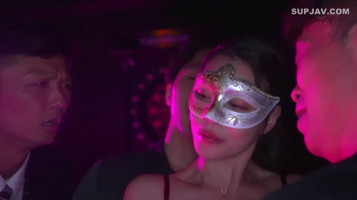 脸部 · 陶醉 · 站姿 · 挑逗 · 氛围灯 · 红色内衣 · 面具 · 夜店