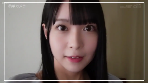 室内 · 自然 · 面部特写 · 灰色上衣 · 注视 · 齐刘海 · 正对面镜头