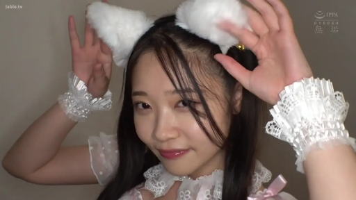 室内 · 俏皮 · 面部特写 · 花边腕带 · 白色毛绒猫耳