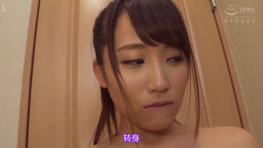 室内 · 忧郁 · 全裸 · 面部特写 · 中长发 · 转头 · 低头垂目